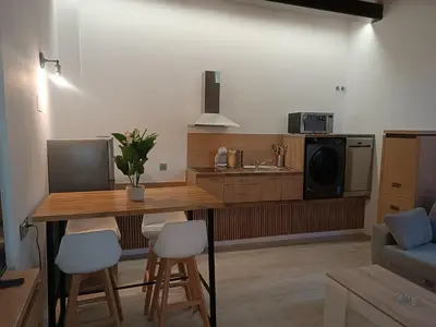 Una cocina o zona de cocina en Apartamentos turisticos Ávila Puerta del Rastro 2-2