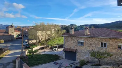 Vista general de una montaña o vista desde la casa o chalet