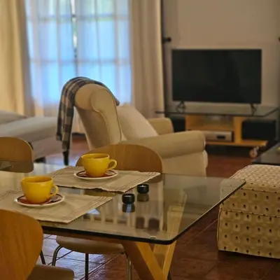 Una televisión o centro de entretenimiento en Apartamento Parque Gredos