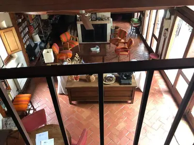 Zona de estar de La Casa de las Pajaritas