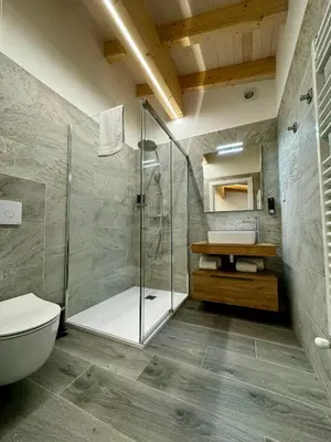 Un baño de Apartamentos centro I.II