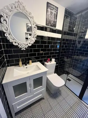 Un baño de VIVIENDA DE USO TURÍSTICO ENJOY ÁVILA 4- DIVINO