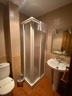 Un baño de Hostal El Descanso Del Emperador