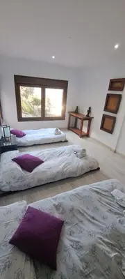 Cama o camas de una habitación en Casa rural en El Burguillo - Picos Pardos CRA-AV-1088