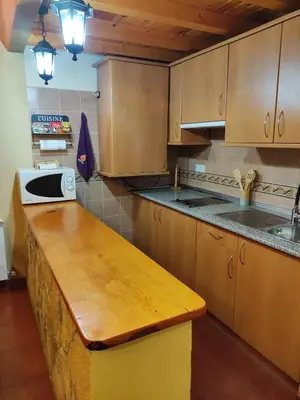Una cocina o zona de cocina en CASA RURAL LA SERROTA