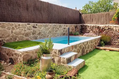 Piscina en o cerca de El Escondite de Molina. Valle del Tiétar.
