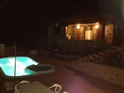 Piscina en o cerca de Valdebruna de Gredos