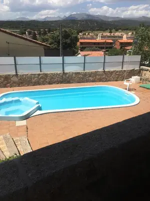 Piscina en o cerca de Valdebruna de Gredos