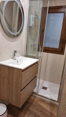 Un baño de Poeta Iglesias 22