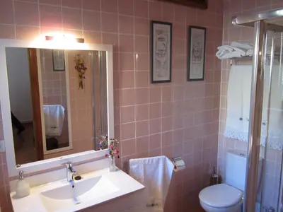 Un baño de La Ladera