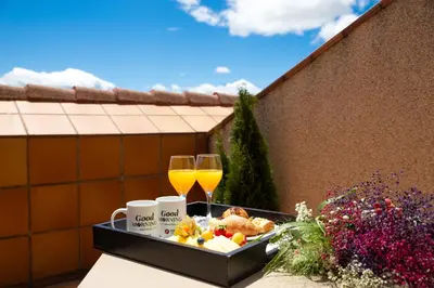 Comida en o cerca de este hotel