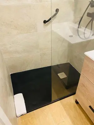 Un baño de El Parador del César Boutique, Aparcamiento Gratis