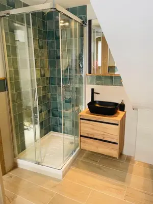 Un baño de El Rincón de Victoria y Manolo