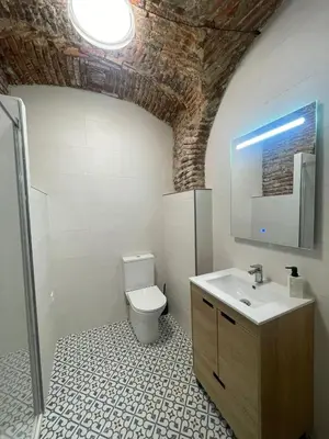 Un baño de Entre Bóvedas