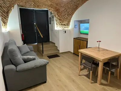 Una televisión o centro de entretenimiento en Entre Bóvedas