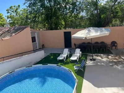 Piscina en o cerca de La Alameda