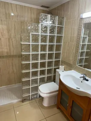 Un baño de Hostal cazalegas