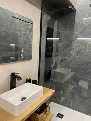 Un baño de Plaza Mayor de Salamanca Apartamentos para grupos