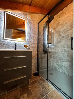 Un baño de CASA RURAL EL TORREON