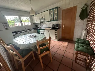 Una cocina o zona de cocina en Casa Rural LA PICOTILLA