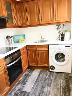Una cocina o zona de cocina en Amplio piso a 10 min de Salamanca by beBalmy