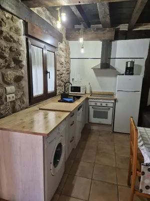 Una cocina o zona de cocina en CASA ABUELo CAÑI
