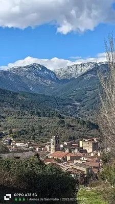 Vista general de una montaña o vista desde la casa o chalet