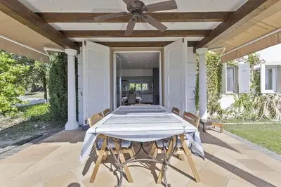 Plano de Casa vacacional con piscina, pádel y BBQ