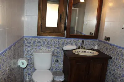Un baño de La Muralla de Gredos Hotel Rural