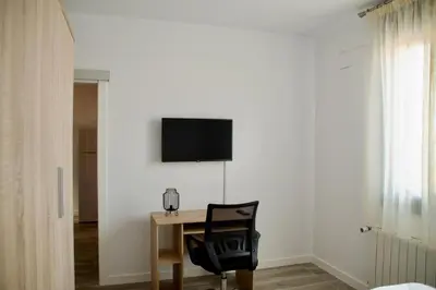 Una televisión o centro de entretenimiento en Los Miliarios