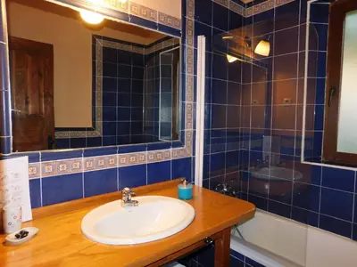 Un baño de Casa Rurales Cimera y Brincalobitos