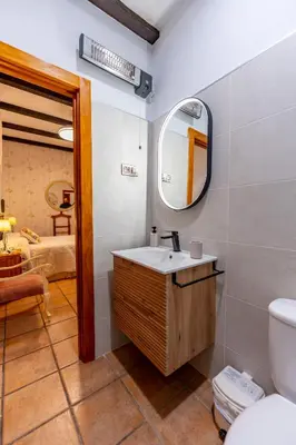 Un baño de El Cerrillo