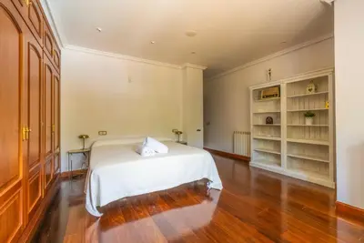 Cama o camas de una habitación en Mansión con Jacuzzi a 40 grados, gran piscina y Pádel