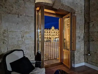 Un balcón o terraza de El capricho Balcón en la Plaza Mayor Salamanca Collection Luxury