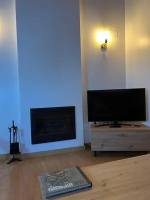 Una televisión o centro de entretenimiento en San Antonio 6