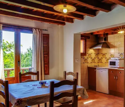 Una cocina o zona de cocina en Apartamentos Rurales Los Vergeles