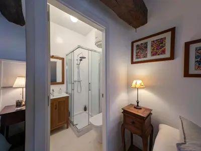 Un baño de La Casuca de La Vera