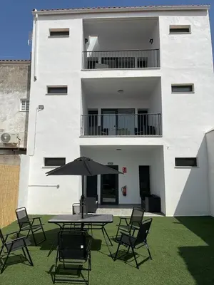 Edificio en el que se encuentra el apartahotel