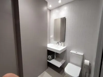Un baño de Apartamentos La Montehermoseña