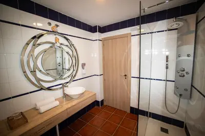 Un baño de Villas de Miranda