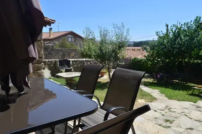 Jardín al aire libre en Casa Rural La Casa de Piedra