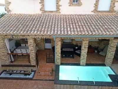 Piscina en o cerca de Ala Pa cá