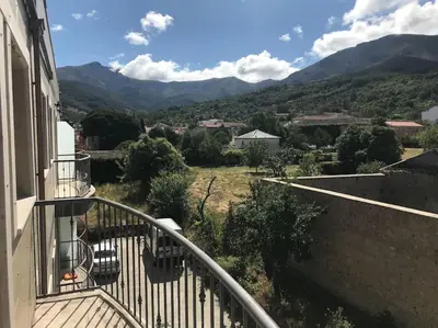 Vista general de una montaña o vista desde el apartamento