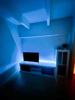 Una televisión o centro de entretenimiento en Casa Kintsugi Salamanca