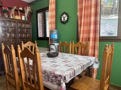 Plano de Casa para fiestas 16 personas, barbacoa y terraza