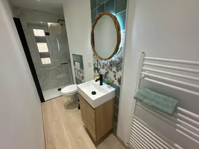 Un baño de Las monisimas