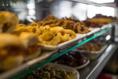 Comida en o cerca de este hostal o pensión