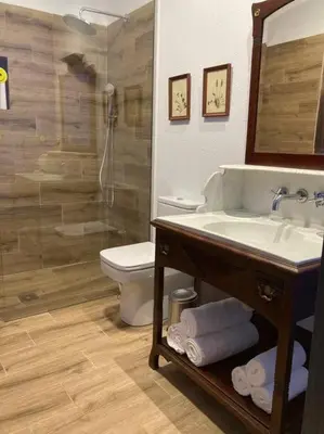 Un baño de Finca en El Monte de Béjar