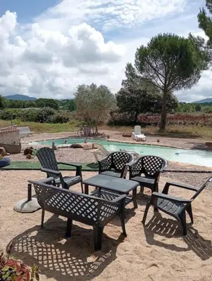 Piscina en o cerca de El Pinar del Rondero J&M En Plena Naturaleza