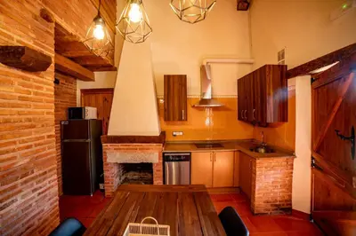 Una cocina o zona de cocina en Alojamientos El Picoto Navasfrías